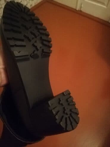 Qadın qış çəkmələri - Material: üst hissə timsah fakturalı qara süni lalafo.az -da Qadın qış çəkmələri - Material: üst hissə timsah fakturalı qara süni