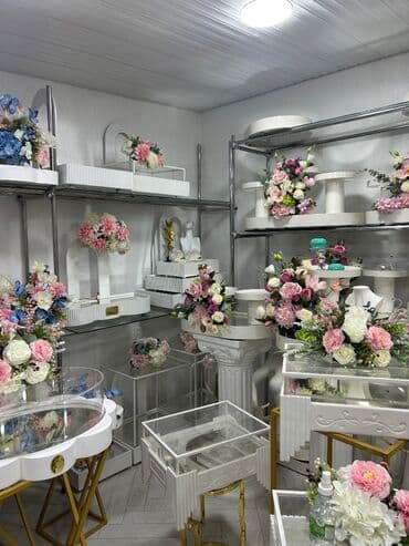 Vitrin satılır.gümüşü rengde.7 ededdir.ümumi uzunluğ -10 metr lalafo.az -da Vitrin satılır.gümüşü rengde.7 ededdir.ümumi uzunluğ -10 metr