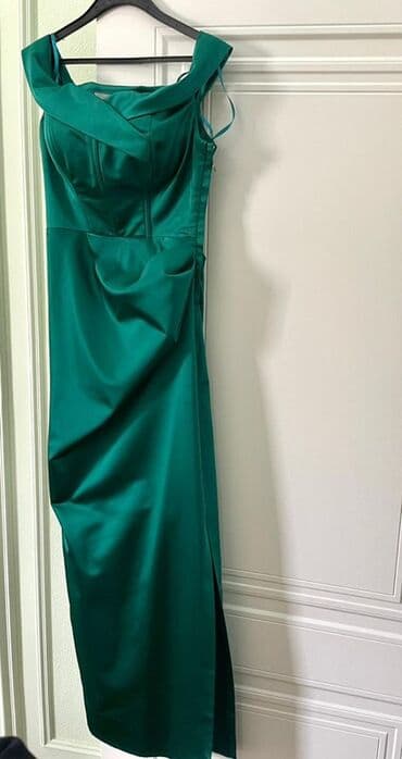 Satilir 3 ziyafet paltari, S-M razmere tam olacaq. Her paltar ozume lalafo.az -da Satilir 3 ziyafet paltari, S-M razmere tam olacaq. Her paltar ozume