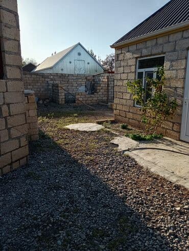 Həyətyanı sahəsi olan daş tikili - Daş divarlı, möhkəm konstruksiyalı lalafo.az -da Həyətyanı sahəsi olan daş tikili - Daş divarlı, möhkəm konstruksiyalı