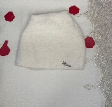 Ağ rəngli qadın bereti/şapkası .Təmiz türk malı . - Yumşaq toxumalı lalafo.az -da Ağ rəngli qadın bereti/şapkası .Təmiz türk malı . - Yumşaq toxumalı