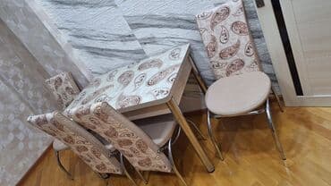 Mətbəx üçün, İşlənmiş, Kvadrat masa, 4 stul lalafo.az -da Mətbəx üçün, İşlənmiş, Kvadrat masa, 4 stul