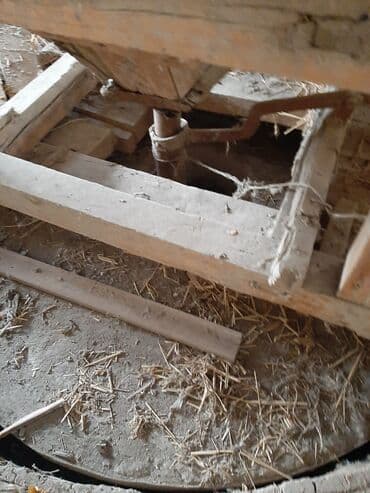 Taxta dəyirman avadanlığı – daş üyütmə sistemi - Klassik kənd lalafo.az -da Taxta dəyirman avadanlığı – daş üyütmə sistemi - Klassik kənd