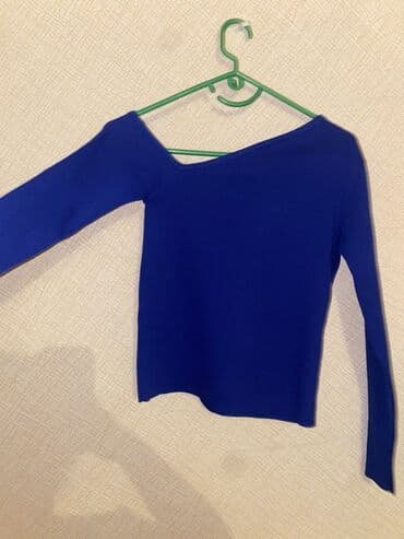 Kobalt mavi rəngdə, uzunqollu, asimmetrik kəsimli qadın bluzası. - Bir lalafo.az -da Kobalt mavi rəngdə, uzunqollu, asimmetrik kəsimli qadın bluzası. - Bir