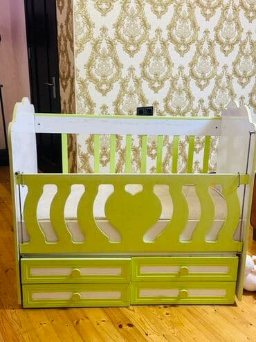 Oğlan və qız üçün, Dördbucaq, Beşik, Dəstsiz, Matras ilə, Yellənmə mexanizm ilə lalafo.az -da Oğlan və qız üçün, Dördbucaq, Beşik, Dəstsiz, Matras ilə, Yellənmə mexanizm ilə