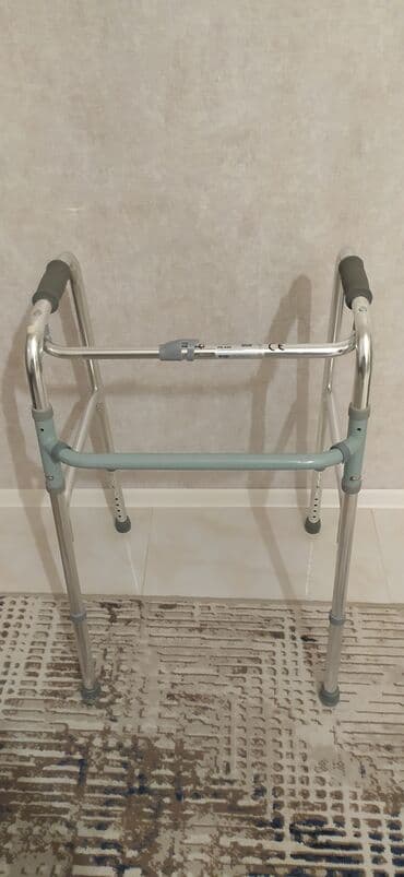 Yüngül alüminium “walker” (gəzdirici çərçivə) - Material: möhkəm lalafo.az -da Yüngül alüminium “walker” (gəzdirici çərçivə) - Material: möhkəm
