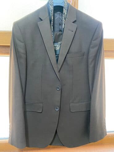 Kostyum geyinilib.Turkiye istehsalidi.eynime dar oldugu ucun lalafo.az -da Kostyum geyinilib.Turkiye istehsalidi.eynime dar oldugu ucun