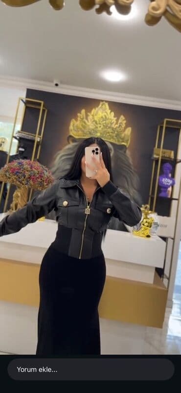 Qadınlar üçün qara qısabadlı dəri gödəkçə - Model: qısa, beldə lalafo.az -da Qadınlar üçün qara qısabadlı dəri gödəkçə - Model: qısa, beldə