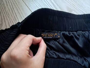 şortlar: Əla vəziyyətdə qadın şortu satılır, qiyməti 3 man. M ölçü, uzunluq 55 lalafo.az -da — 4 şortlar: Əla vəziyyətdə qadın şortu satılır, qiyməti 3 man. M ölçü, uzunluq 55 — 4