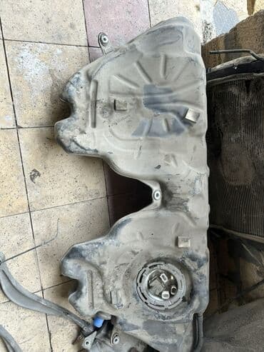 Məhsul: Avtomobil üçün yanacaq çəni (plastik), komplekt. Təsvir: - lalafo.az -da Məhsul: Avtomobil üçün yanacaq çəni (plastik), komplekt. Təsvir: -