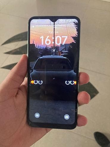 Smartfon – damcı formalı ön kamera çıxıntısı olan tam ekranlı model lalafo.az -da Smartfon – damcı formalı ön kamera çıxıntısı olan tam ekranlı model