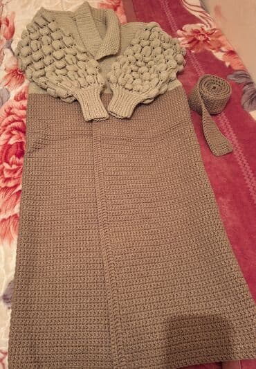 Əl iṣi uzun jaket,yenidir.Isti ve yumṣaqdır lalafo.az -da Əl iṣi uzun jaket,yenidir.Isti ve yumṣaqdır