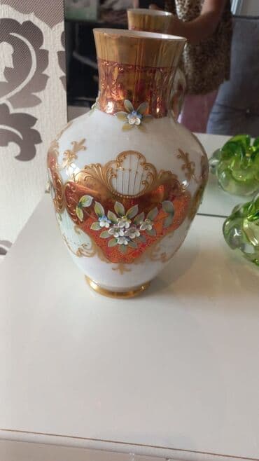 Bir vaza, Farfor lalafo.az -da Bir vaza, Farfor