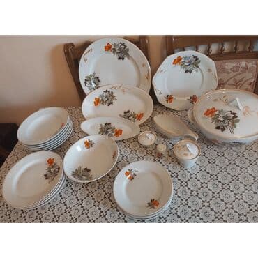 🍽️ Qədimi porselen qab dəsti satılır! 🌸 🔸 Mənşə: Rusiya lalafo.az -da 🍽️ Qədimi porselen qab dəsti satılır! 🌸 🔸 Mənşə: Rusiya