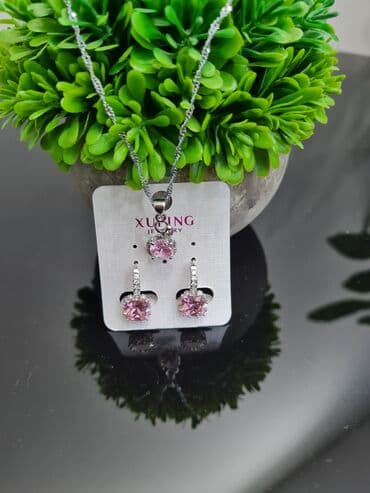 Sep və Sırğa Xuping firmasına məxsusdur. Paslanmaz poladdır. Ünvan lalafo.az -da Sep və Sırğa Xuping firmasına məxsusdur. Paslanmaz poladdır. Ünvan