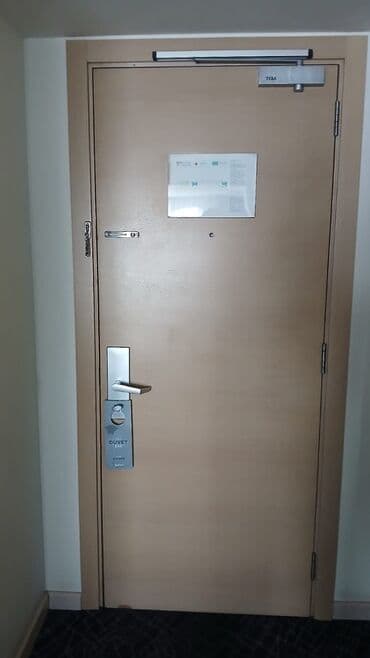 Məhsul: Otel tipli daxili qapı dəsti - Material: açıq-bej tonlarında lalafo.az -da Məhsul: Otel tipli daxili qapı dəsti - Material: açıq-bej tonlarında