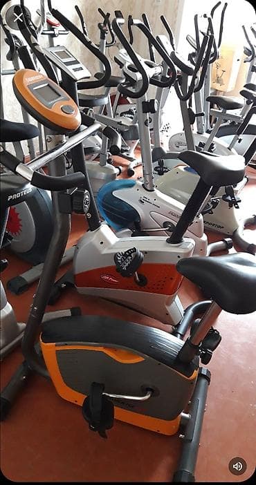 İdman zalı üçün müxtəlif stasionar velosipedlər. Bu velosipedlər, evdə lalafo.az -da İdman zalı üçün müxtəlif stasionar velosipedlər. Bu velosipedlər, evdə