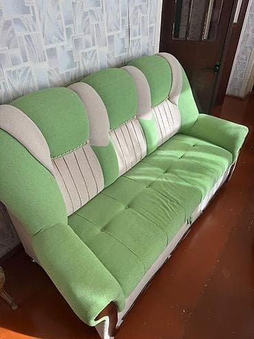 Divan ve 2 eded kreslolar 100 aznyaxwi veziyetdedir lalafo.az -da Divan ve 2 eded kreslolar 100 aznyaxwi veziyetdedir