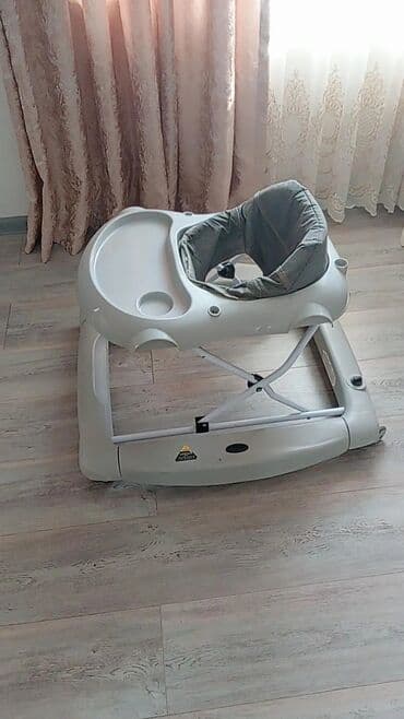 Uşaq gəzdirəni / yürüteç - Rəng: açıq boz (oturacaq tünd boz parça) - lalafo.az -da Uşaq gəzdirəni / yürüteç - Rəng: açıq boz (oturacaq tünd boz parça) -