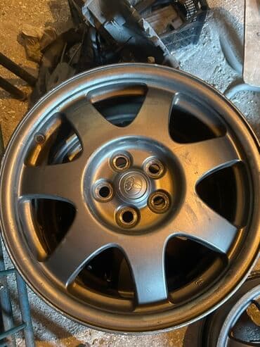 Toyota Prius R16 orijinal yüngül lehimli disk Çatı Qırığı Əyrisi lalafo.az -da Toyota Prius R16 orijinal yüngül lehimli disk Çatı Qırığı Əyrisi