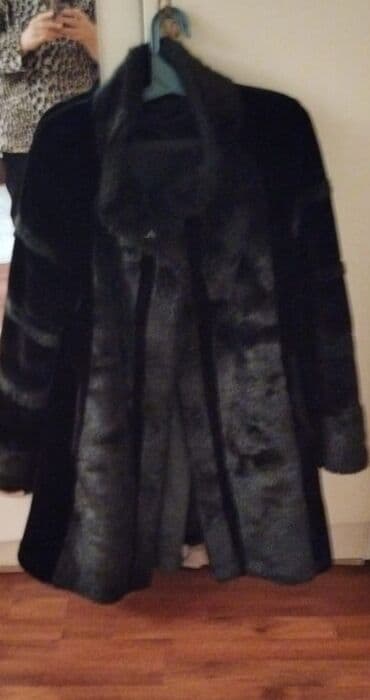 Qadın üçün qara şin toxunuşlu kürk palto - Rəng: dərin qara lalafo.az -da Qadın üçün qara şin toxunuşlu kürk palto - Rəng: dərin qara