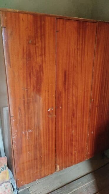 İşlənmiş, Açılan, 3 qapılı Düz dolab, Şifonyer lalafo.az -da İşlənmiş, Açılan, 3 qapılı Düz dolab, Şifonyer