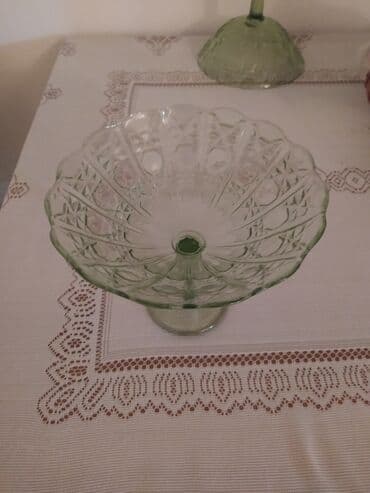 Şüşə məmulatlar dəsti - Yaşıl rəngli ayaqlı meyvə/şirniyyat qabı lalafo.az -da Şüşə məmulatlar dəsti - Yaşıl rəngli ayaqlı meyvə/şirniyyat qabı
