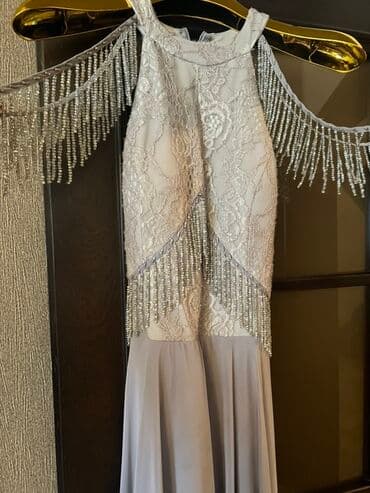 Gümüşü-boz rəngdə zərif gecə/libas. - Üst hissə atlas fakturalı lalafo.az -da Gümüşü-boz rəngdə zərif gecə/libas. - Üst hissə atlas fakturalı