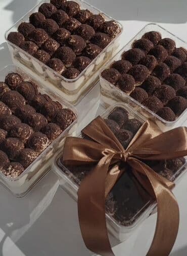 Konteyner Tiramisu və Laylı Desertlər - Kvadrat şəffaf qabda fərdi lalafo.az -da Konteyner Tiramisu və Laylı Desertlər - Kvadrat şəffaf qabda fərdi