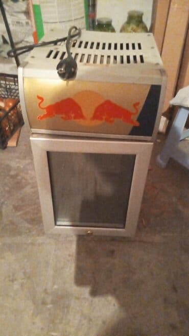 Red Bull mini soyuducu vitrin - Brendli dizayn: Ön paneldə Red Bull lalafo.az -da Red Bull mini soyuducu vitrin - Brendli dizayn: Ön paneldə Red Bull