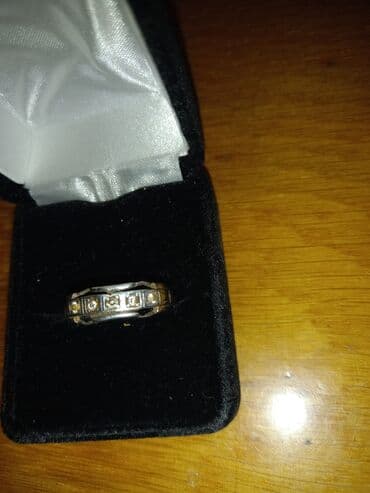 Bujuteriyadı qolbağlar satılır biri 5man.dəst 12 man.satılır lalafo.az -da Bujuteriyadı qolbağlar satılır biri 5man.dəst 12 man.satılır