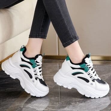 Qadınlar üçün krasovka təzə mallardı. İşlənmiş deyil. Instagram əlaqə lalafo.az -da Qadınlar üçün krasovka təzə mallardı. İşlənmiş deyil. Instagram əlaqə