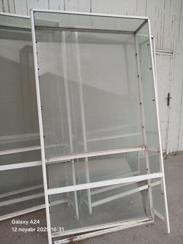 ПО для бизнеса: Şüşə vitrin stendləri - Material: ağ rəngli metal karkas və temperli at lalafo.az — 3 ПО для бизнеса: Şüşə vitrin stendləri - Material: ağ rəngli metal karkas və temperli — 3