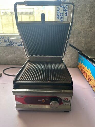 Toster satilir 180azn. 1 ay islenib. 300dereceye qeder istilik verir lalafo.az -da Toster satilir 180azn. 1 ay islenib. 300dereceye qeder istilik verir