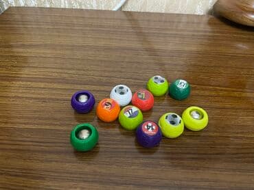 Футбольные мячи внутри металлический шарик все за 20 манат lalafo.az -da Футбольные мячи внутри металлический шарик все за 20 манат