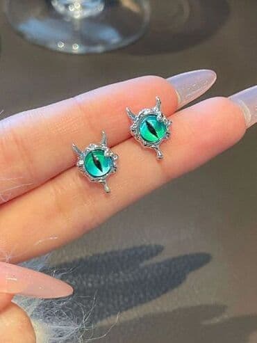 - Məhsul: Qulaq sırğası (stud tipli), 1 cüt - Dizayn: Fantastik lalafo.az -da - Məhsul: Qulaq sırğası (stud tipli), 1 cüt - Dizayn: Fantastik