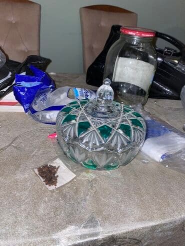 Şüşə dekorativ şirniyyat qabı - Material: qalın, şəffaf şüşə - lalafo.az -da Şüşə dekorativ şirniyyat qabı - Material: qalın, şəffaf şüşə -