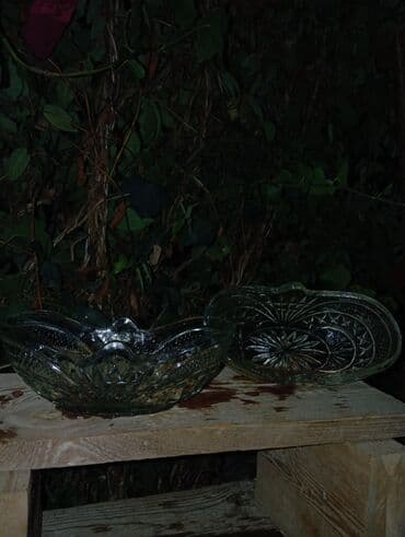 Kəsimli şüşə qab dəsti. Hər birinin cütü (2 si) 15 Azn - 2 ədəd lalafo.az -da Kəsimli şüşə qab dəsti. Hər birinin cütü (2 si) 15 Azn - 2 ədəd