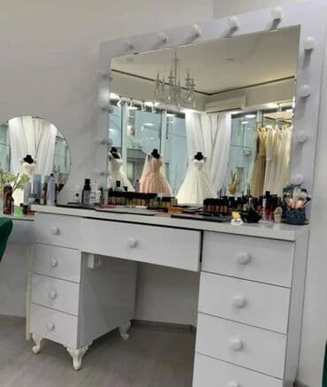 Yeni, Saş kəsimi üçün masa, Güzgülü lalafo.az -da Yeni, Saş kəsimi üçün masa, Güzgülü