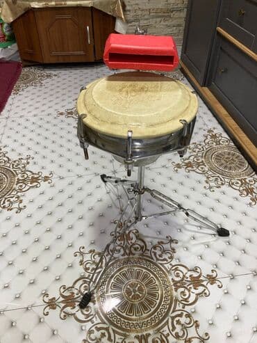 Perküsiya seti: tək tambur (snare tipli) və qırmızı plastik blok (jam lalafo.az -da Perküsiya seti: tək tambur (snare tipli) və qırmızı plastik blok (jam