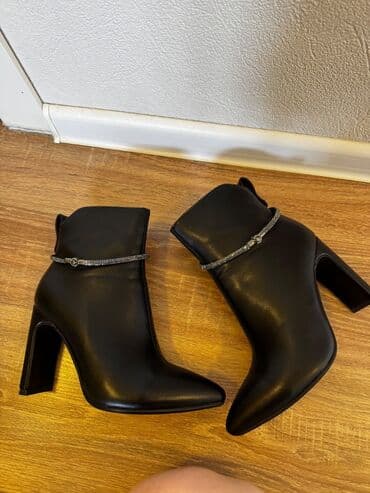 Qısaboğaz, Ölçü: 36, rəng - Qara, Yeni lalafo.az -da Qısaboğaz, Ölçü: 36, rəng - Qara, Yeni