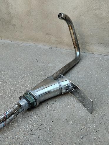 Mətbəx kranı. Metal materialdan hazırlanıb və xrom rəngdədir. Kranın lalafo.az -da Mətbəx kranı. Metal materialdan hazırlanıb və xrom rəngdədir. Kranın