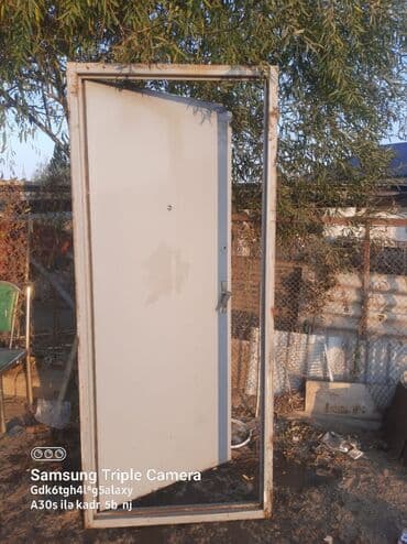 Mənzil üçün İşlənmiş Giriş qapısı Glazok ilə, Zəmanətsiz, Ünvandan götürmə lalafo.az -da Mənzil üçün İşlənmiş Giriş qapısı Glazok ilə, Zəmanətsiz, Ünvandan götürmə