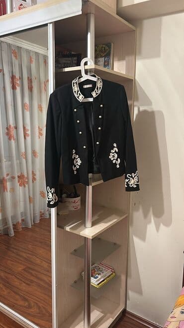 Ideal veziyetdedi. 42-44 olchu. materiali temiz pambigdi. xaricden lalafo.az -da Ideal veziyetdedi. 42-44 olchu. materiali temiz pambigdi. xaricden