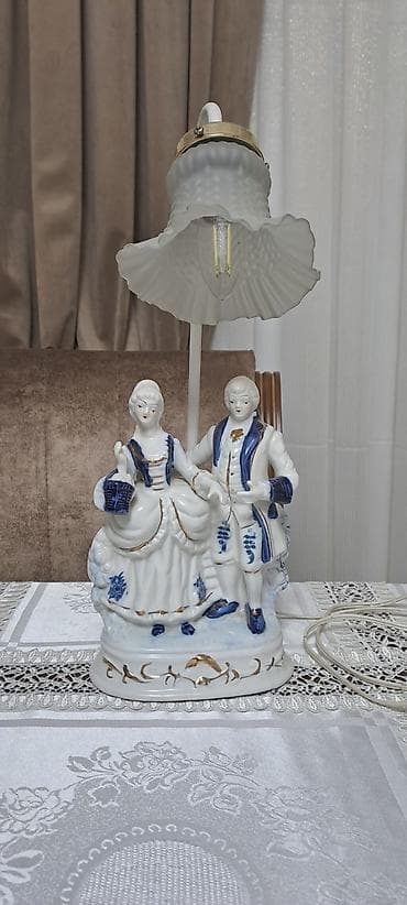 Porcelan fiqurlu masa lampası - Material: keyfiyyətli porselen lalafo.az -da Porcelan fiqurlu masa lampası - Material: keyfiyyətli porselen