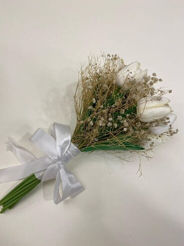 Ağ tülpanlardan və quru gipsofila (babys breath) budaqlarından lalafo.az -da Ağ tülpanlardan və quru gipsofila (babys breath) budaqlarından