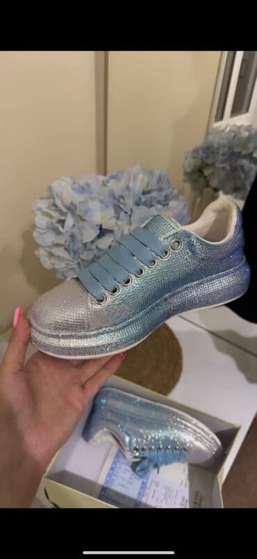 Ölçü: 38.5, rəng - Göy, İşlənmiş lalafo.az -da Ölçü: 38.5, rəng - Göy, İşlənmiş