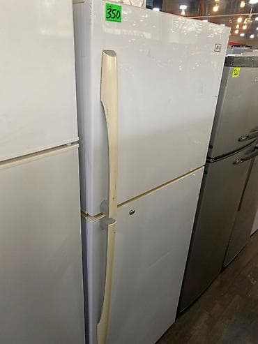 Soyuducu Paltaryuyan televizor vitrinlerin satış mərkəzi: İki qapılı məişət soyuducusu (yuxarıda dondurucu, aşağıda əsas kamera) lalafo.az -da Soyuducu Paltaryuyan televizor vitrinlerin satış mərkəzi: İki qapılı məişət soyuducusu (yuxarıda dondurucu, aşağıda əsas kamera)