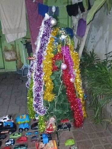 Bəzədilmiş yeni il şam ağacı dəsti satılır. Unvan Baki Genclik teref lalafo.az -da Bəzədilmiş yeni il şam ağacı dəsti satılır. Unvan Baki Genclik teref