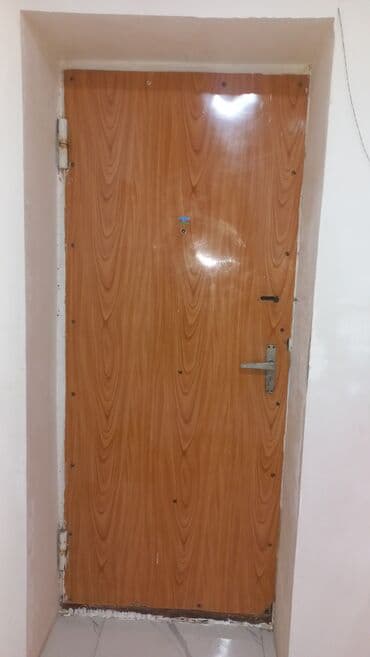 İşlənmiş Giriş qapısı Ünvandan götürmə lalafo.az -da İşlənmiş Giriş qapısı Ünvandan götürmə